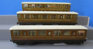 HD-32010/11/12 HORNBY DUBLO Set of three Gresley Teak Coaches: brake 3rd 45402, First/Third Composite 42759 and third 45401 - UNBOXED