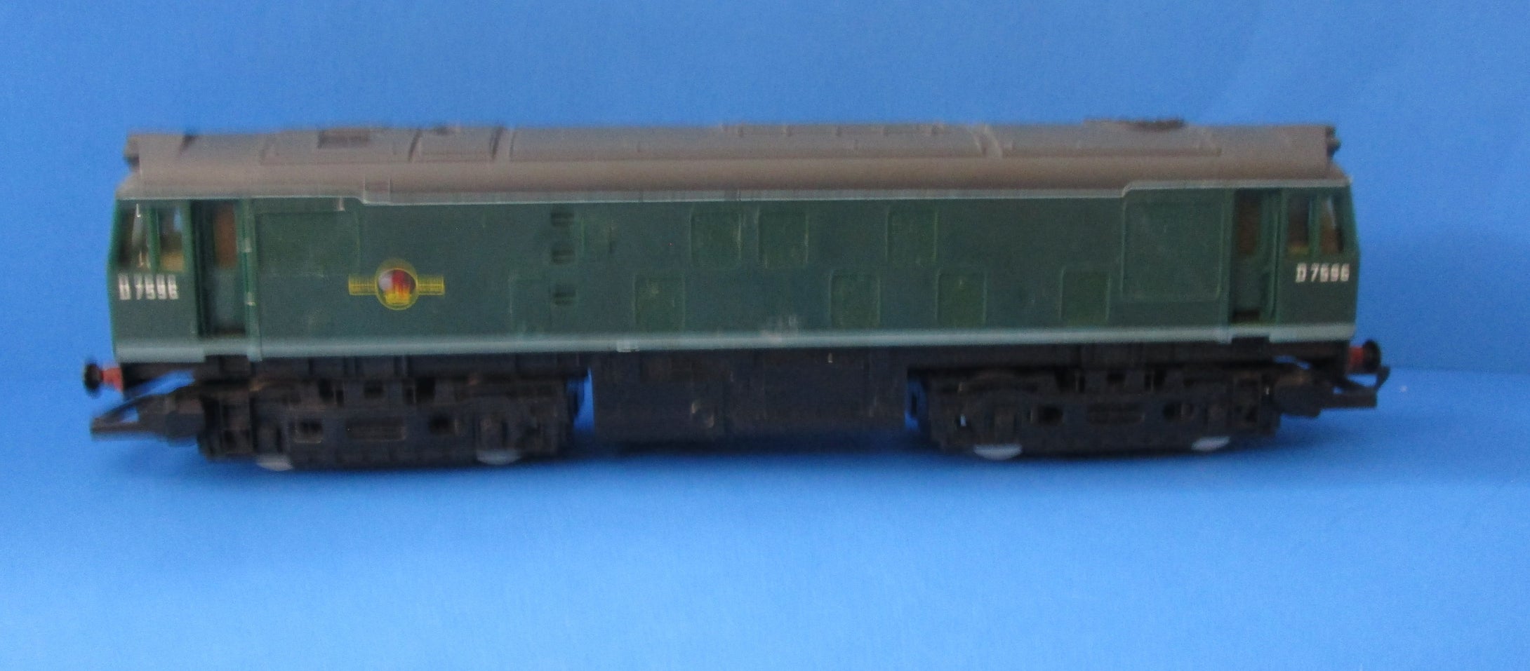 R072-P01 HORNBY  Class 25 D7596 in BR Green - working head code lights - UNBOXED