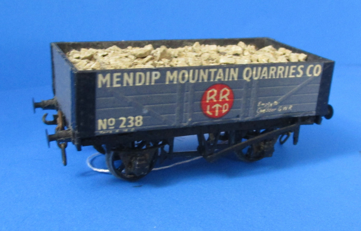 R70MP01 PECO 5Plank Mineral Wagon "Mendip Moutain Quarries" UNBO