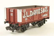 33-100A BACHMANN "J. L. DAVIES & Co" No. 121 7 plank wagon - UNBOXED