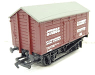 33-175 BACHMANN 10 Ton Covered Salt Wagon 35 in "STUBBS & Co." Stafford.  Red Livery - BOXED