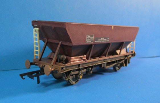 33-577-P01 BACHMANN 46 Ton GLW CEA hopper wagon in EWS livery (weathered) - UNBOXED