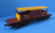 33-830-P01 BACHMANN 25 Ton Queen Mary Brake Van ADS56299 in EWS Red & Yellow Livery - Kadee - BOXED
