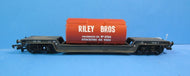 33-875 BACHMANN Bogie well wagon in NE grey livery 77823 with 'Riley Bros, Stockton' boiler 3780 in brown - UNBOXED