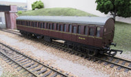 34-604 BACHMANN BR Standard Mk1 57ft suburban 2nd coach W46199 in maroon - BOXED