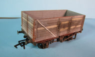 37-127-P01 BACHMANN 8-plank end door wagon - UNBOXED