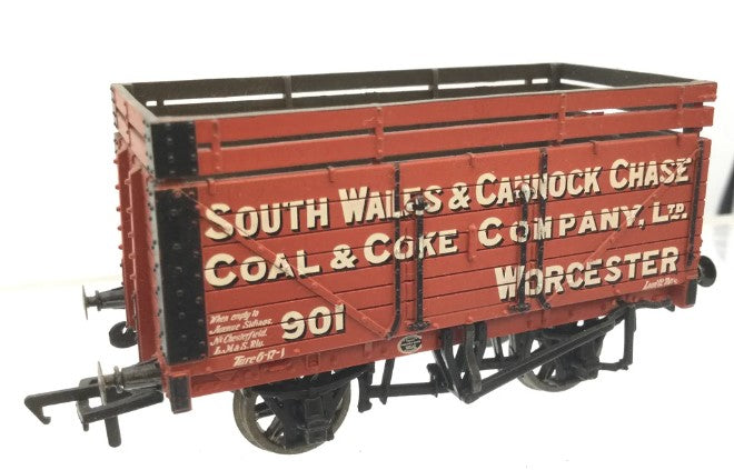 37-181 BACHMANN 7 Plank wagon with coke rails 