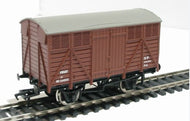 37-750B  BACHMANN 12 Ton fruit van W134333 in BR bauxite. - BOXED