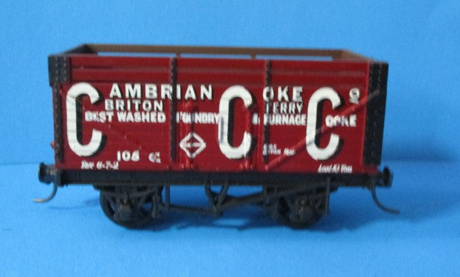 37178-K01 MAINLINE 7-plank open wagon with coke rails 
