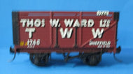 37179-K01 MAINLINE 7 Plank Wagon with coal rail - 'Thomas W Ward' 1746 KADEE - BOXED