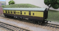 HD-4051-P01 HORNBY DUBLO Super Detail BR Mk1 BSK Corridor Brake in Chocolate & Cream, Tension Lock coupling at one end, Dublo coupling at the other end - UNBOXED