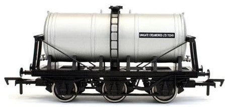 4F-031-31 DAPOL 6 Wheel Milk Tank 