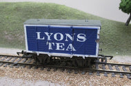 54302-0-P01 GMR (AIRFIX) 12 ton single vent van "LYON'S TEA" 528163 - BOXED