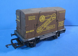54331-8-P01 AIRFIX (GMR) GWR Conflat A with BD container, missing buffer - BOXED