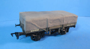 54372-9-P01 GMR (AIRFIX) GWR 5 Plank open wagon, with tarpaulin - BOXED