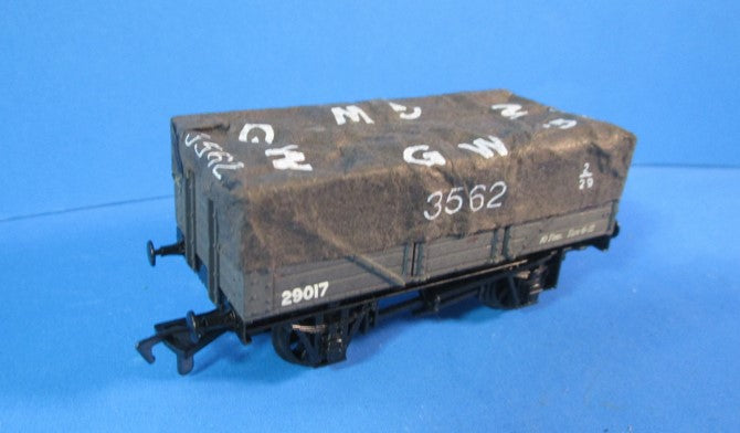 54378-7-P01 AIRFIX (GMR) GWR 7-plank open wagon 29017, with tarpaulin - BOXED