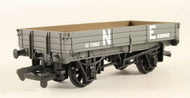 937379 MAINLINE 3 Plank Wagon NE Grey - UNBOXED