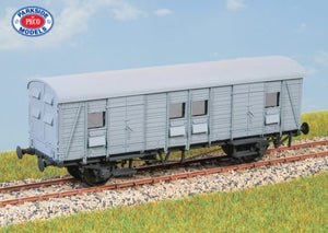 PC39 PARKSIDE Southern CCT Parcels Van Kit - includes metal wheels & transfers