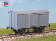 PC56 PARKSIDE 10T Fish Van traditional body dia 1/134 Kit - includes metal wheels & transfers
