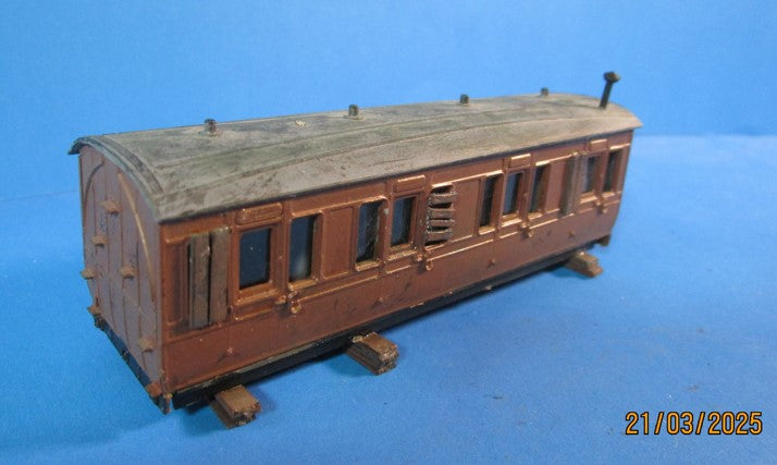 UB215 Grounded Coach Body