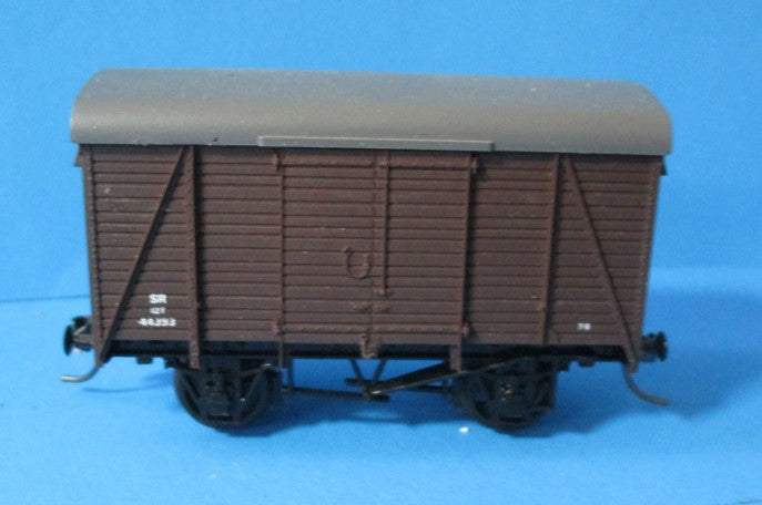 B17-K01 DAPOL 12 Ton Box Van SR KADEE - BOXED