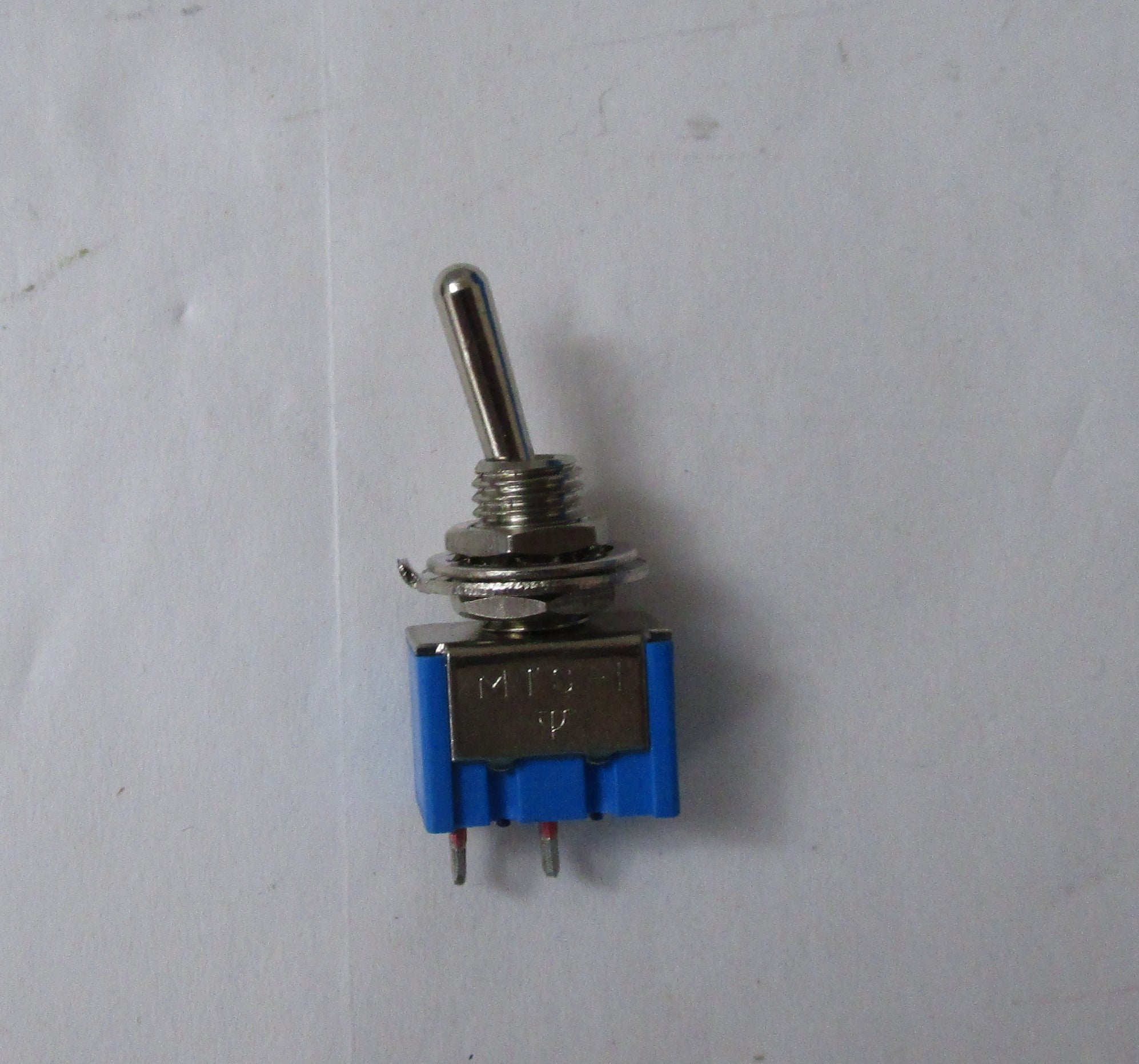 BMT033 SPST Mini Toggle switch ON-OFF 6A @ 125Vac