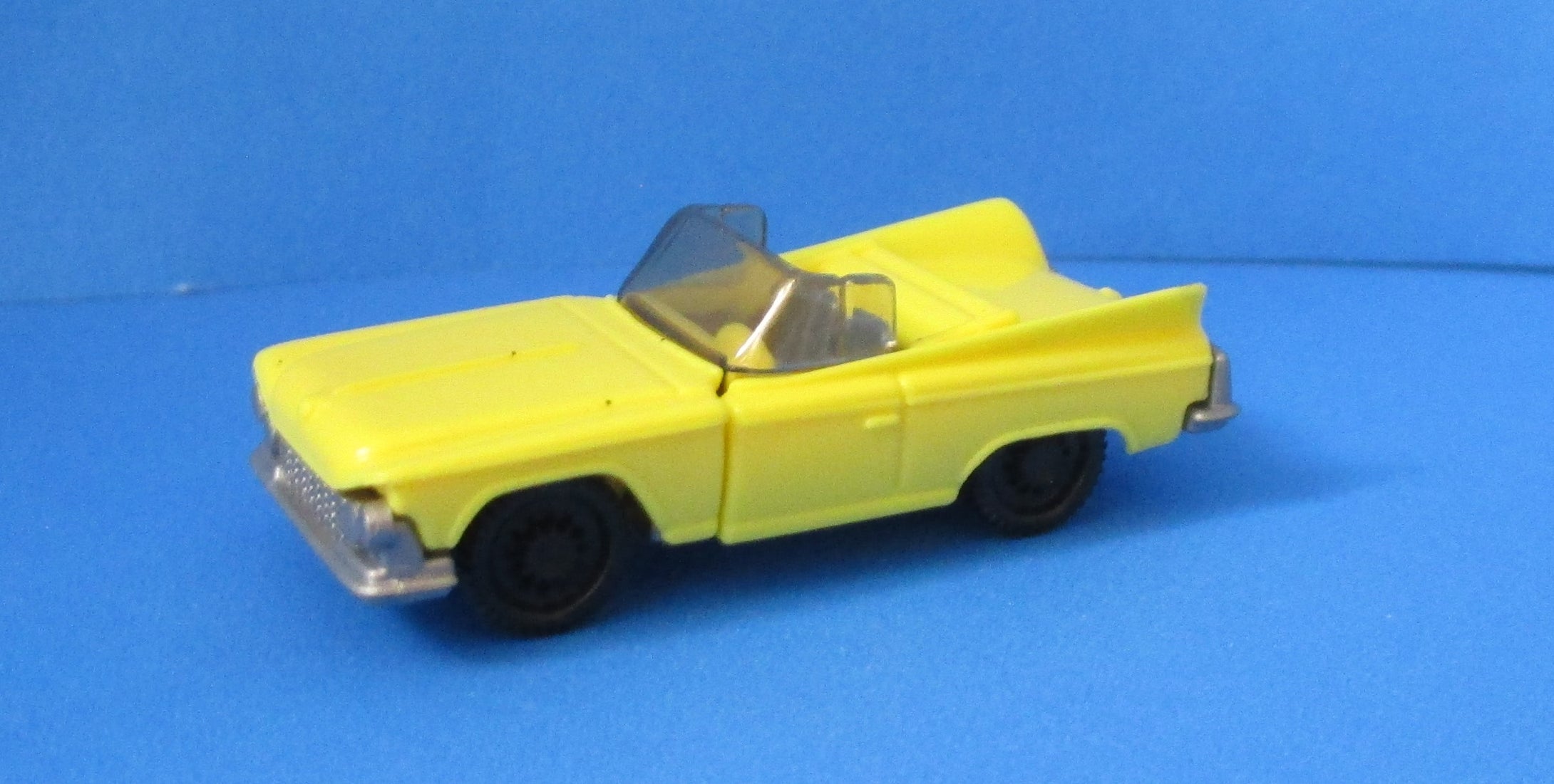 BMTV007 Yellow convertible - (Wiking) UNBOXED