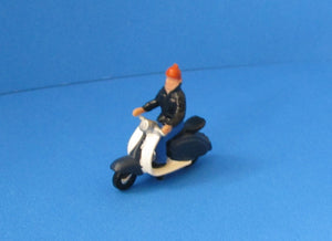 BMTV014 Motor scooter and rider- UNBOXED