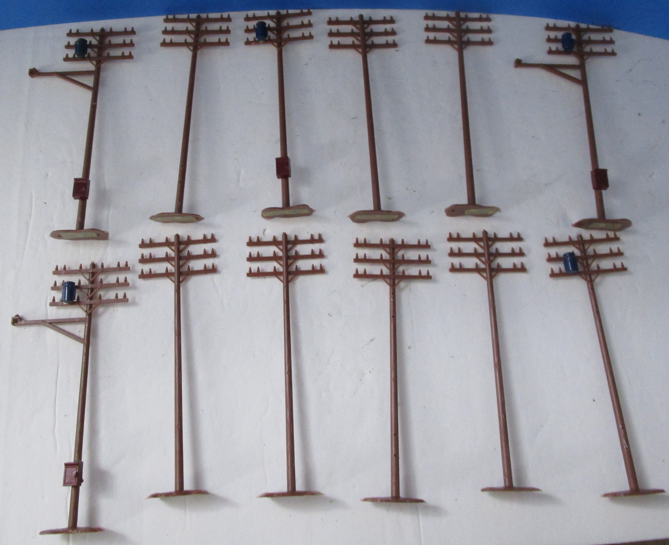 BP569 Telegraph Poles - pack of 12