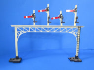 BP602 (Hornby) Home signal gantry