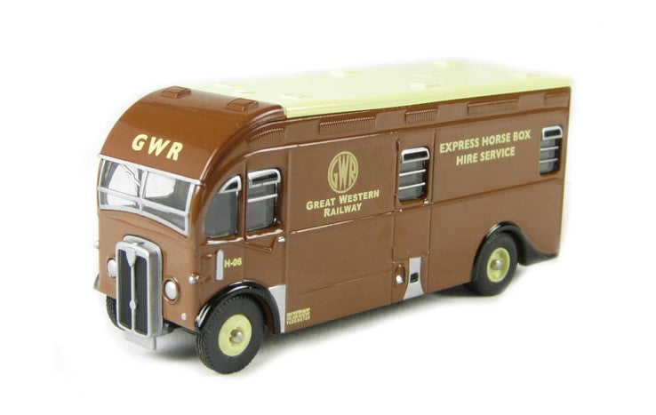 DG213002 CORGI LLEDO Harrington Horsebox in 