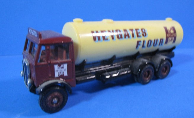 E10901 EFE AEC Mammoth 3 Axle Tanker 