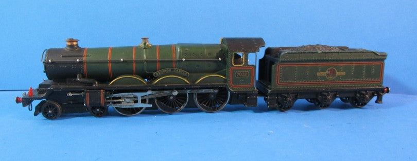 HD-2220-DCC Hornby Dublo Castle Class 4-6-0 7032 