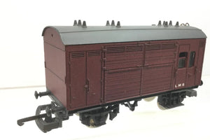 L305626 LIMA Horse box in LMS red - BOXED