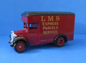 LP16-026A LLEDO 1934 Dennis Parcels Van "LMS EXPRES PARCELS Service" - UNBOXED