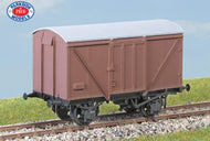 PC06A PARKSIDE LNER plywood Goods van - includes metal wheels and transfers