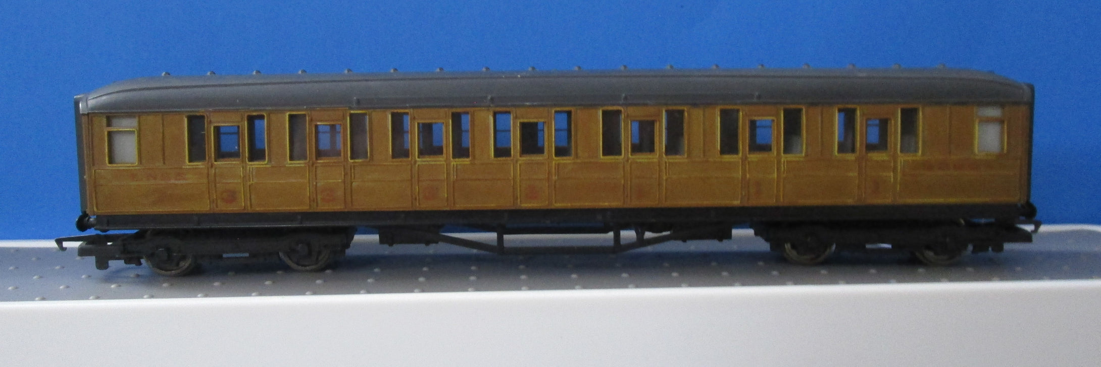 R1039-P03 HORNBY Gresley Teak first/third corridor composite - 22356 - repainted sides and roof - Railroad range - UNBOXED