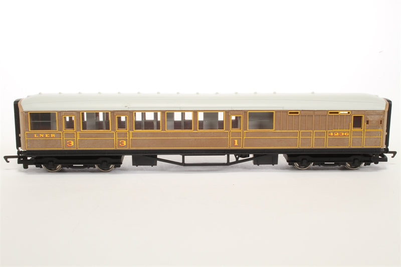 R1039B HORNBY Gresley Brake Composite 4236 coach in LNER teak - Railroad range- UNBOXED