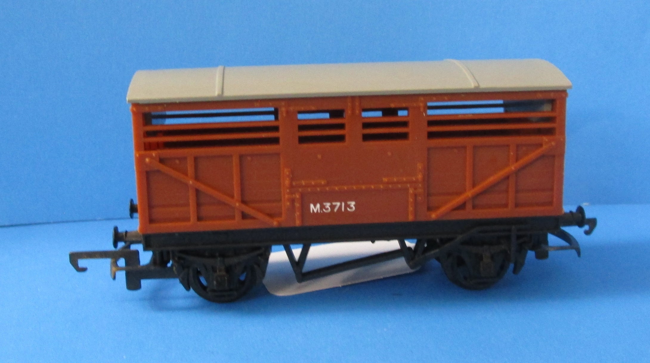 R122-P05 HORNBYBR Cattle Wagon M3713 - UNBOXED