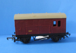 R123-P06 HORNBY BR Maroon Horse Box B547 - UNBOXED