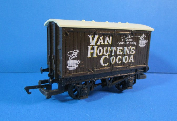 R205 HORNBY Van Houtens Cocoa Ventilated Van - BOXED