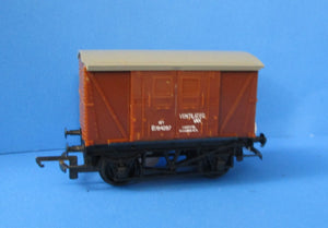 R205-P01 HORNBY BR Ventilated Van with Opening Doors B784287 - UNBOXED