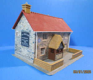 R278U "The Bell Inn" built from a Hornby kit - used - UNBOXED