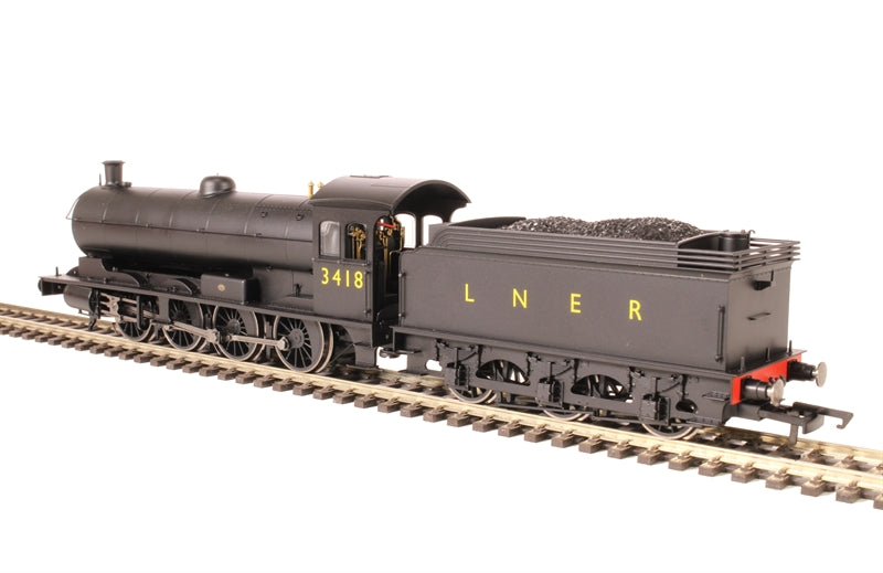 R3424 HORNBY Class Q6 Raven 0-8-0 3418 in LNER Black with Gill Sans lettering - BOXED