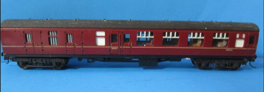 R423C-K01 HORNBY Mk1 Brake 2nd Class Coach 35024 KADEE - UNBOXED