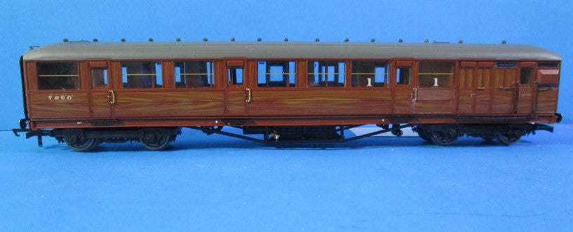R4862A-P01 HORNBY LNER Gresley 61'6