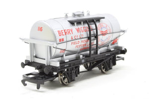 R6165 HORNBY 12 Ton Tank wagon "BERRY WIGGINS & Co." - UNBOXED