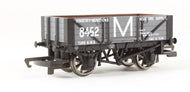 R6299A HORNBY 4 plank wagon "MINISTRY OF MUNITIONS" No. 8452 - BOXED