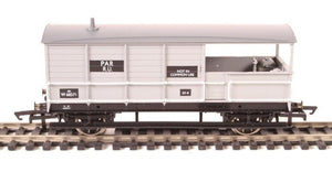 R6824 HORNBY BR (ex-GWR) AA15 20 Ton Goods Brake Van 'Toad' W68571 - BOXED