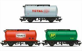 R6891 HORNBY TTA tank wagons in Total 407, BP 9132 and Texaco 1627 liveries - Railroad Range - pack of three
